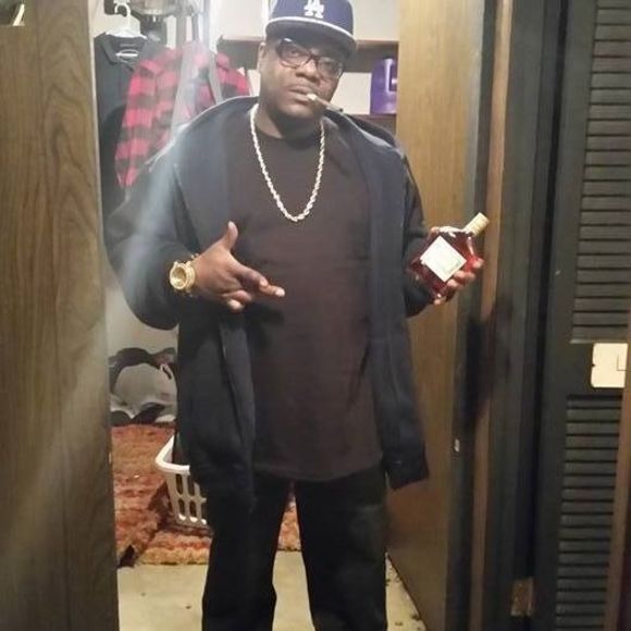 Meet your Posher, Leslie - Picture 1 of 1